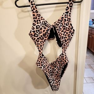 NWOT one piece zaful leopard print bikini
